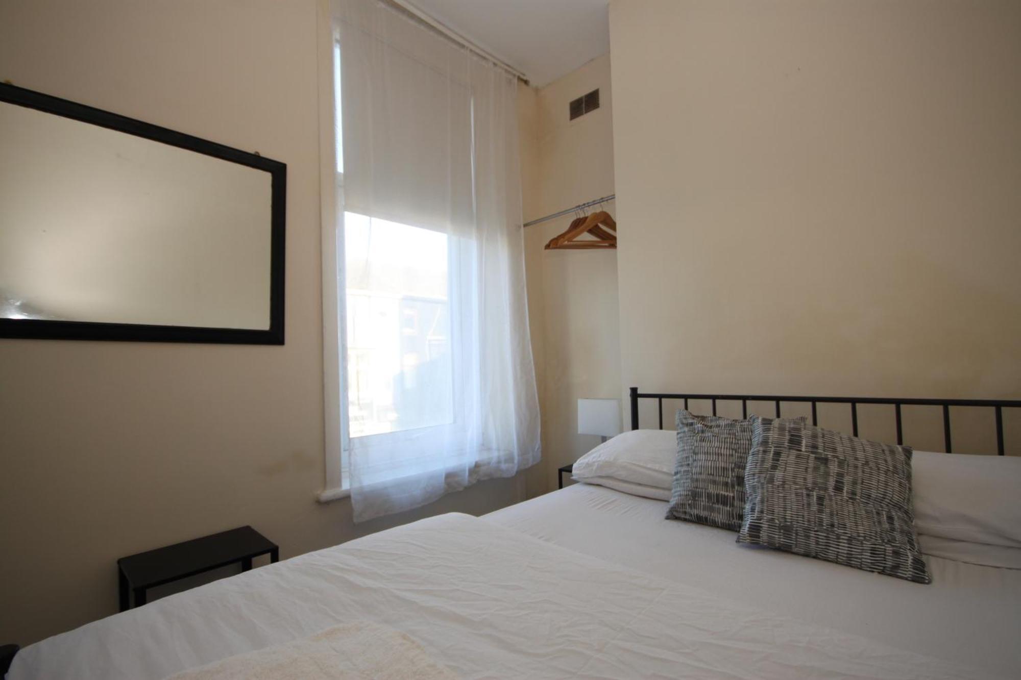 Barton Seaview, Self Catering Studio Apartments, Promenade & Central Beach Location, Families, Couples Or 23 Years Plus Only, Free Parking Blackpool Quarto foto
